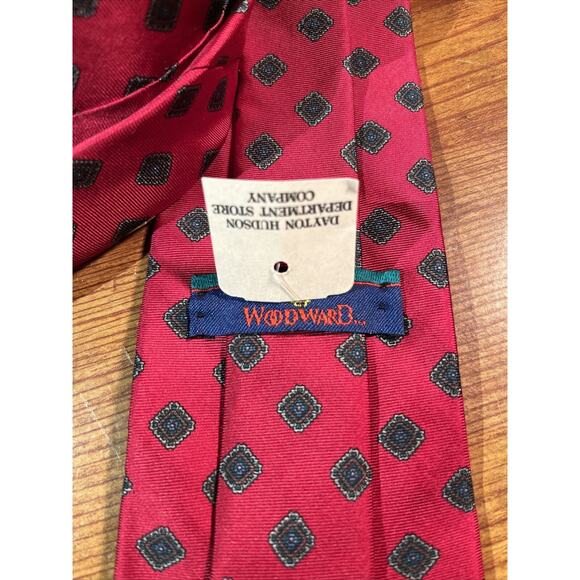 WOODWARD Vintage Men’s Red Neck tie 100% Silk - Picture 4 of 5
